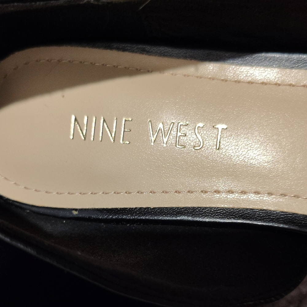 Nine West Black Pointed Flats - Picture 2 of 5